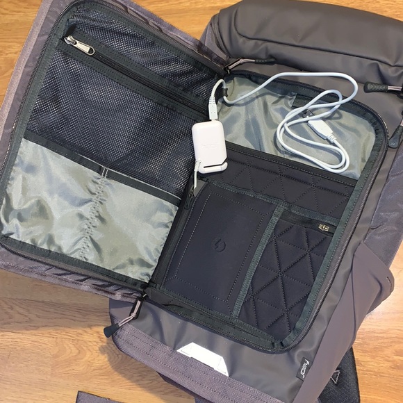 NWT The North Face Fuse Box Charged Backpack - Picture 12 of 16